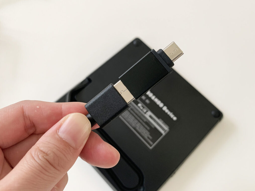 USBを連結して収納できる